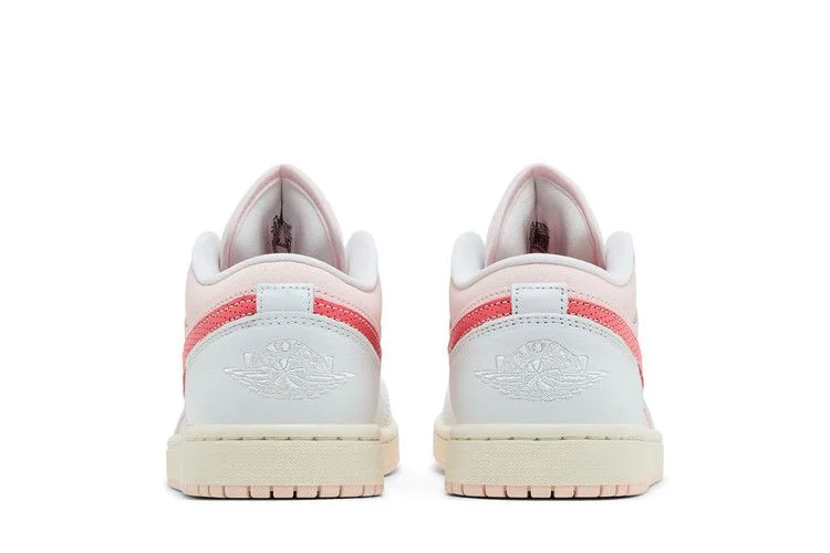 Кроссовки Wmns Air Jordan 1 Low SE 'Strawberry Milkshake'