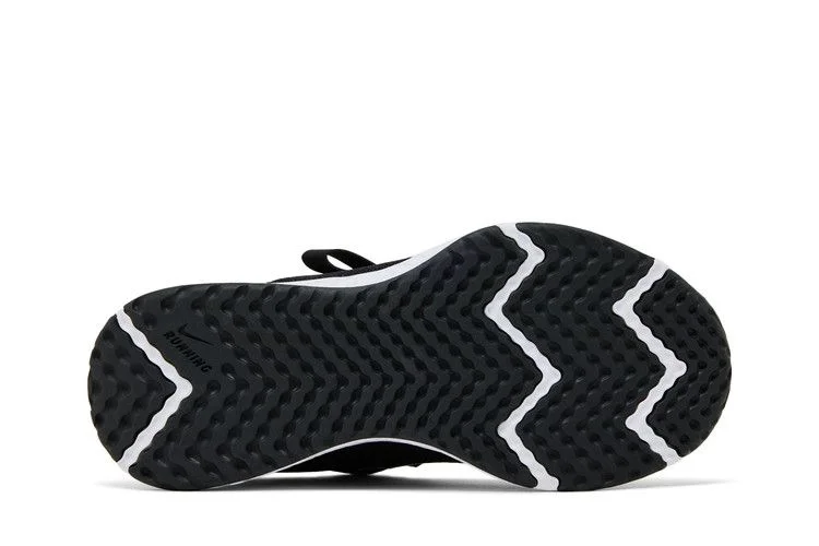 Кроссовки Nike Revolution 6 FlyEase GS 'Black White'