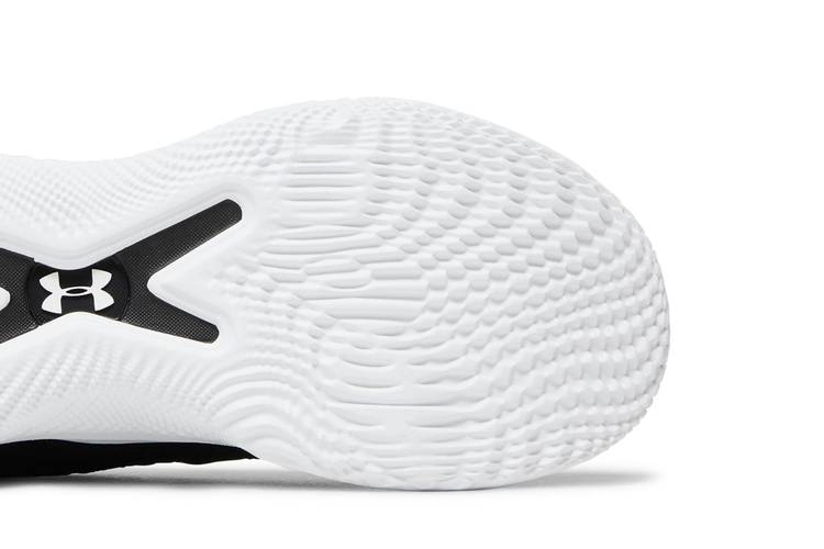 curry-flow-10-team-black-white-3026624-001_04