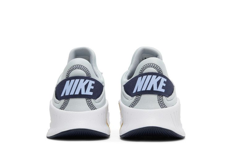 Кроссовки Nike Wmns Free Metcon 4 'Pure Platinum Metallic Gold Coin'