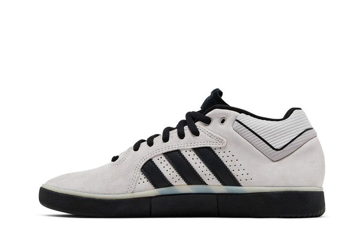 tyshawn-grey-black-gy6953_02