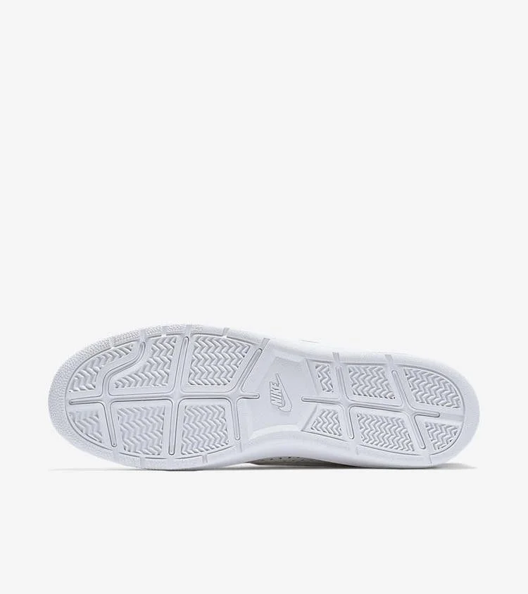 Krossovki-Nike-Tennis-Classic-Ultra-QS-4
