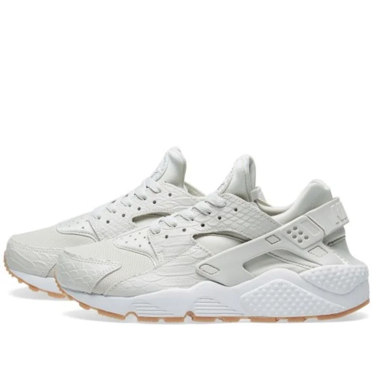 Krossovki-Nike-Wmns-Air-Huarache-Run-SE-Light-Bone-1