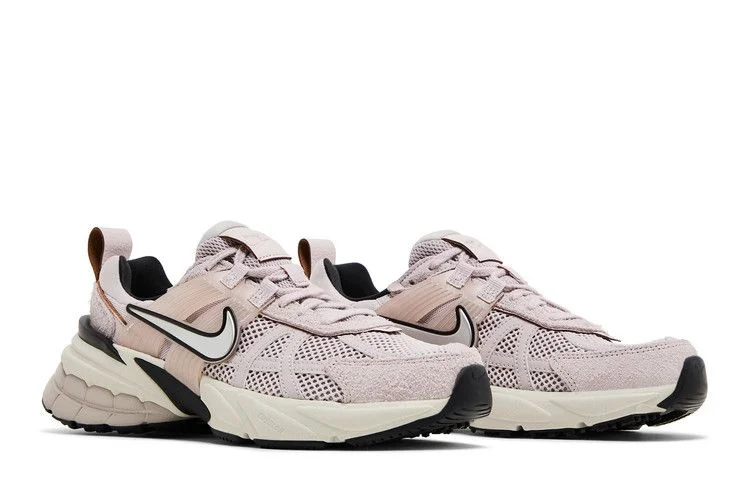 Krossovki-Nike-Wmns-V2K-Run-Platinum-Violet-7