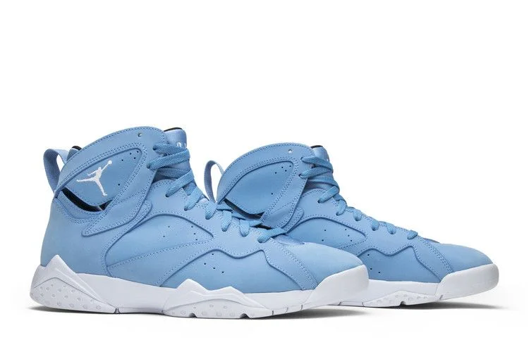 Krossovki-Air-Jordan-7-Retro-Pantone-7