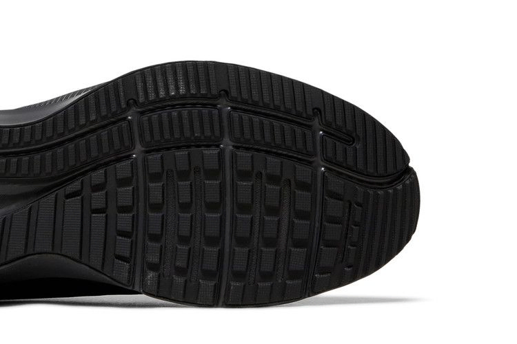 Кроссовки Nike Quest 4 'Black Metallic Gold'