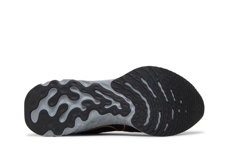 Кроссовки Nike React Infinity Run Flyknit 2 'Black Metallic Gold'