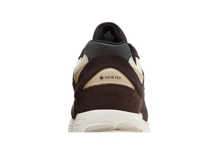 Кроссовки New Balance 2002R GORE-TEX 'Black Coffee'