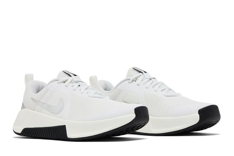 wmns-mc-trainer-3-premium-summit-white-metallic-silver-fz2112-101_07