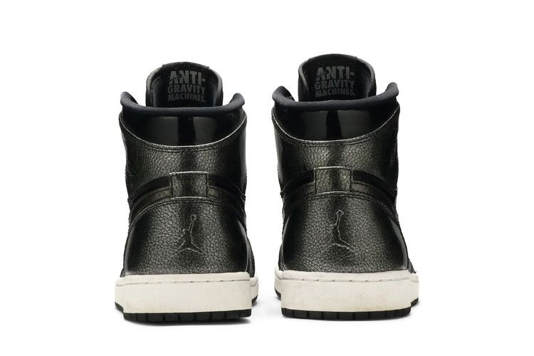 Кроссовки Air Jordan 1 Retro High 'Black Patent'