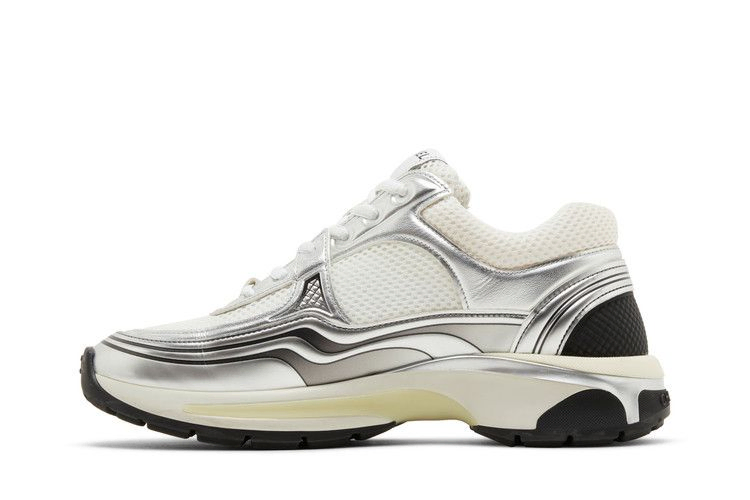 chanel-wmns-cc-logo-sneaker-white-silver-g39792-y56368-k5451_02