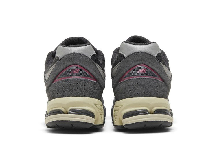 Кроссовки New Balance 2002R 'Magnet Hi-Pink'