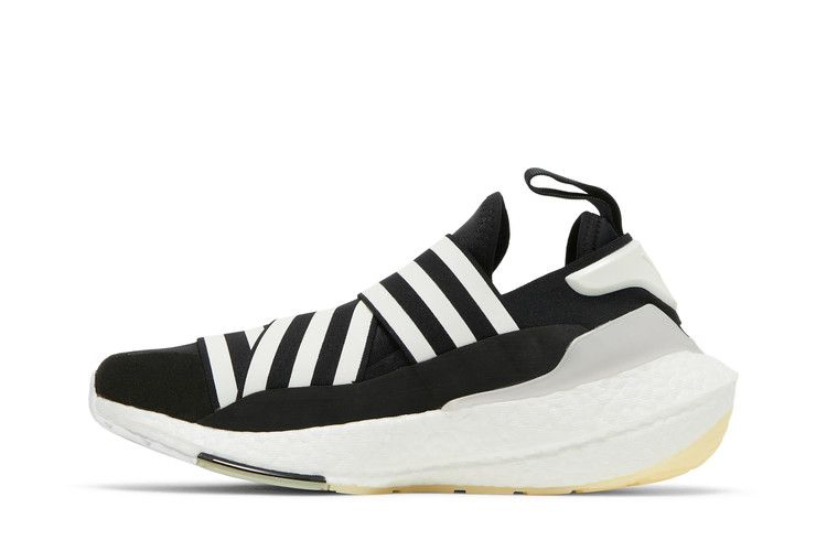 y-3-ultraboost-22-black-white-gx1079_02