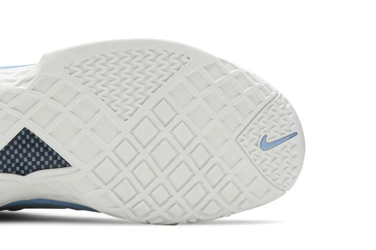 Krossovki-Nike-Zoom-Kobe-3-MPLS-4