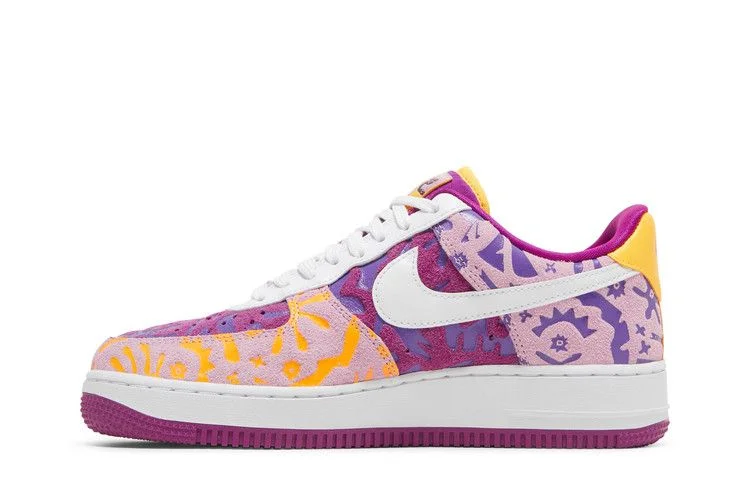 Krossovki-Nike-Wmns-Air-Force-1-07-LV8-International-Womens-Day-2