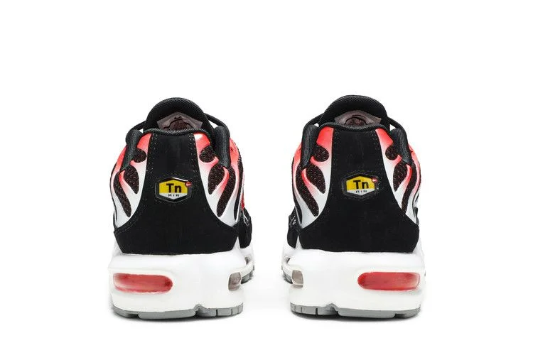 Кроссовки Nike Air Max Plus 'Hot Lava'