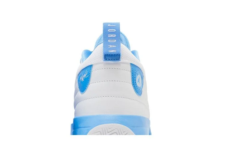 Krossovki-Air-Jordan-Wmns-Jordan-Max-Aura-6-White-University-Blue-6