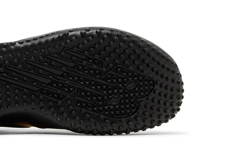Кроссовки New Balance Ohtani 1 TF 'Black Metallic Gold'