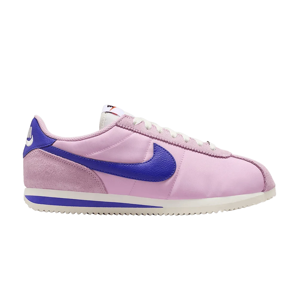 Krossovki-Nike-Wmns-Cortez-Textile-Light-Arctic-Pink