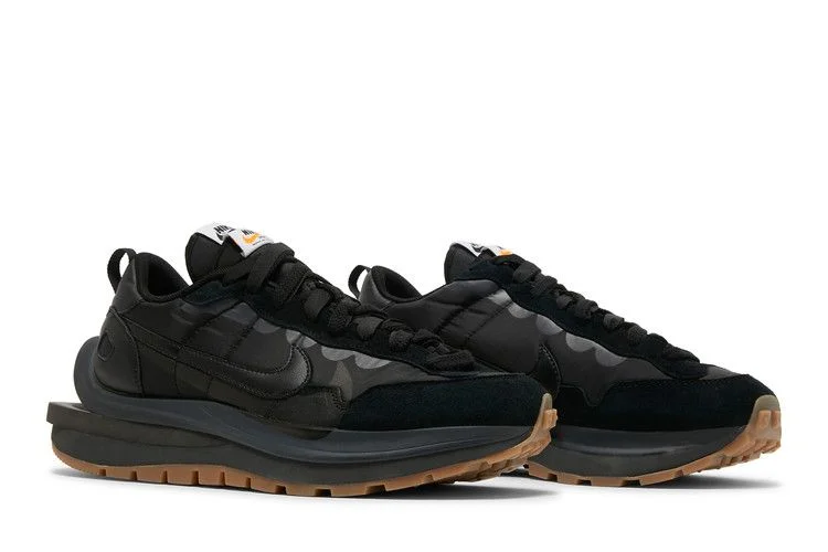 Krossovki-sacai-x-Nike-VaporWaffle-Black-Gum-7