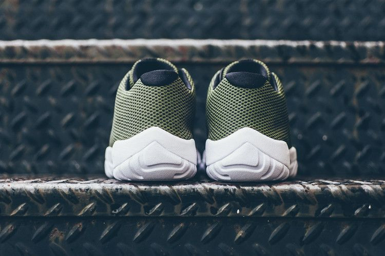 air-jordan-future-low-olive-718948-305_02