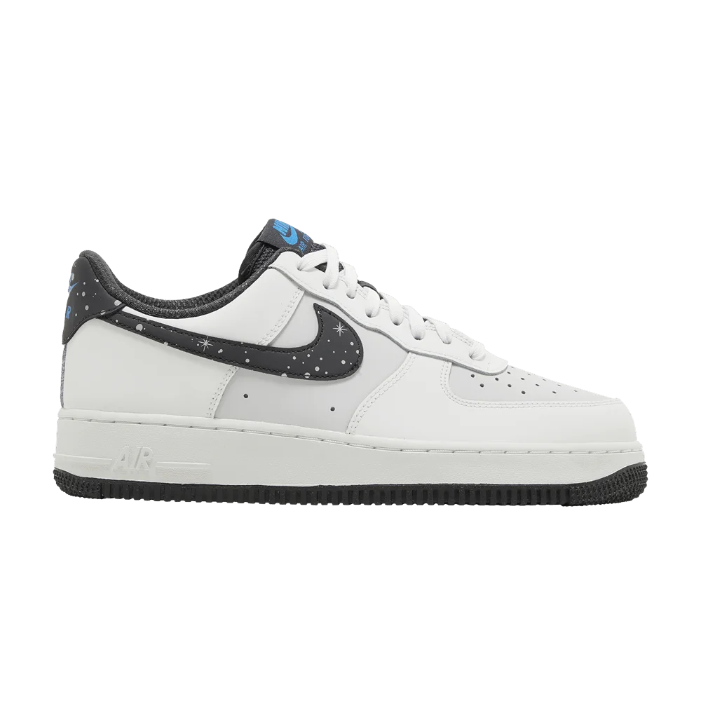 Krossovki-Nike-Mens-Air-Force-1-07-Starry-Swoosh