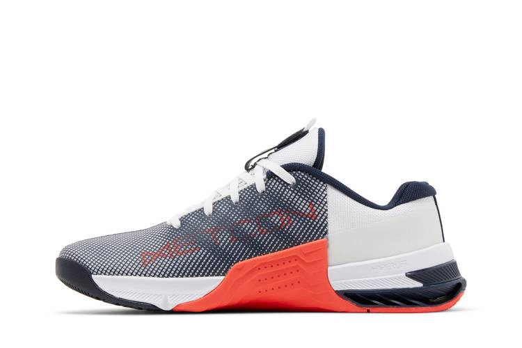 Кроссовки Nike Metcon 8 'White Crimson Obsidian'
