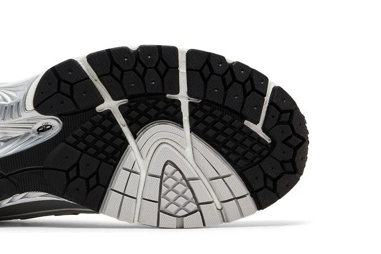 Кроссовки New Balance Men's 1906R 'White Silver Metallic'