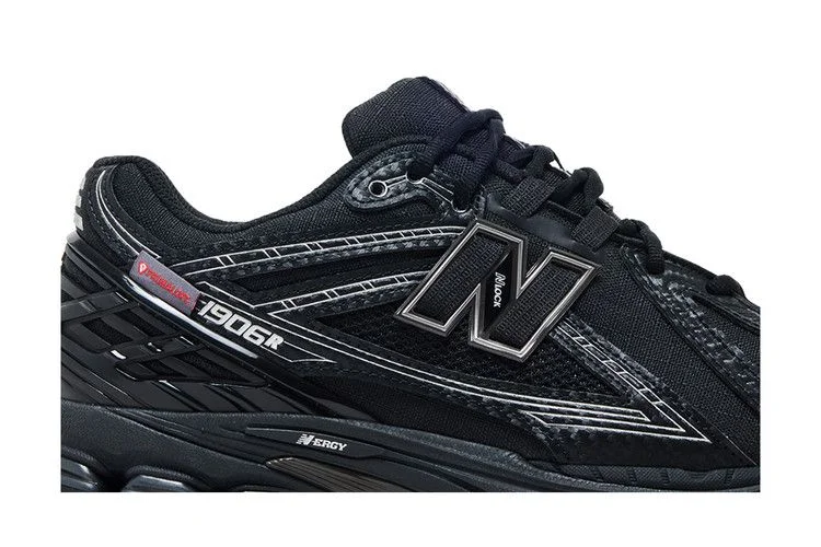 Кроссовки New Balance 1906R 'Black Silver Metallic'