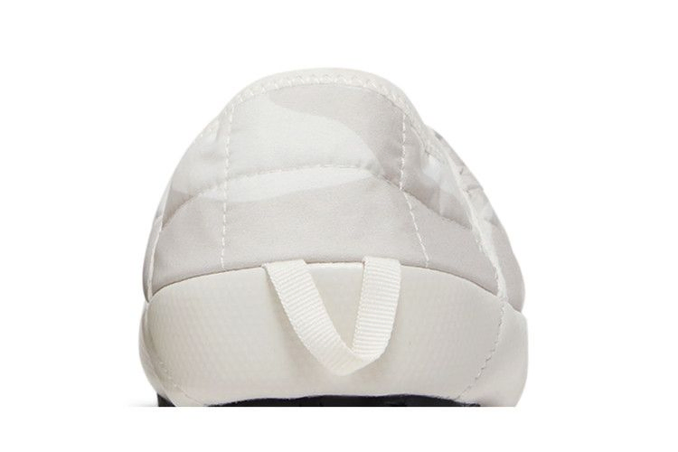 kaws-x-wmns-thermoball-traction-mule-vp-moonlight-ivory-nuptse-nf0a819n-944_06