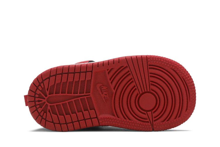 air-jordan-1-mid-td-banned-640735-074_03