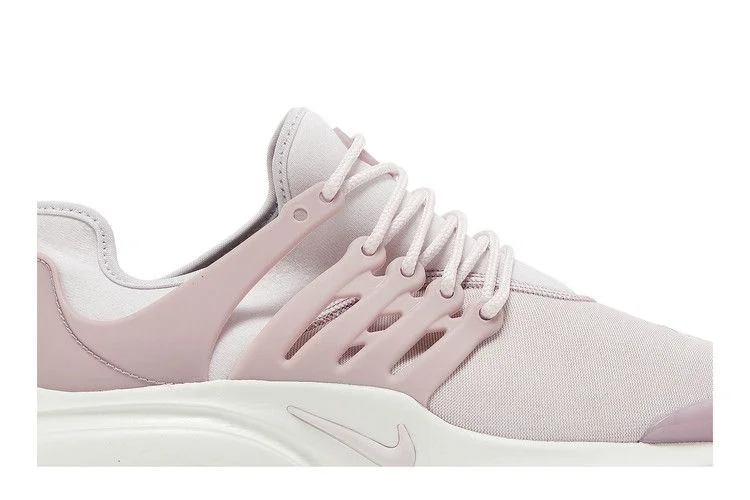 Krossovki-Nike-Wmns-Air-Presto-Venice-1