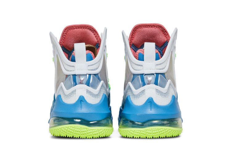 lebron-19-gs-tropical-dd0418-400_05