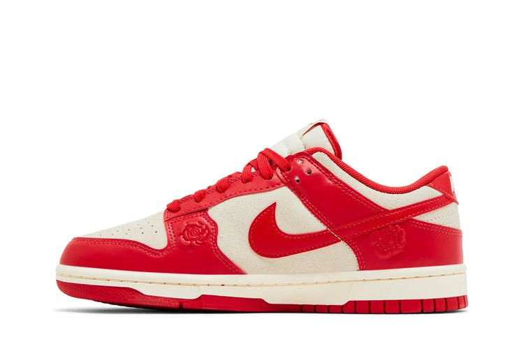 Кроссовки Nike Wmns Dunk Low 'Roses'