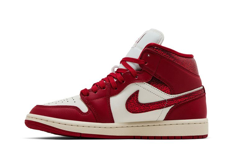 Кроссовки Wmns Air Jordan 1 Mid 'Valentine's Day 2025'