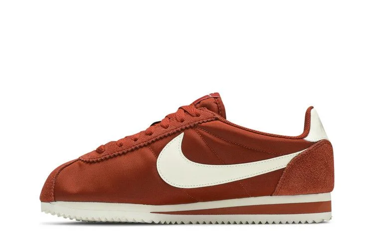 Krossovki-Nike-Wmns-Classic-Cortez-Nylon-Firewood-Orange-2