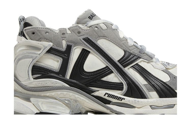 Кроссовки Balenciaga Runner Sneaker 'Worn-Out - Grey White Black'