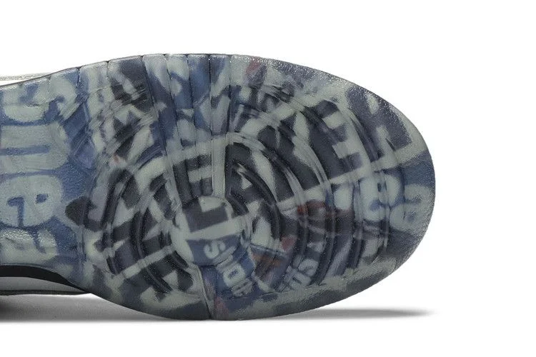 Krossovki-Jeff-Staple-x-Nike-Dunk-Low-Pro-SB-Panda-Pigeon-Laser-Etched-4