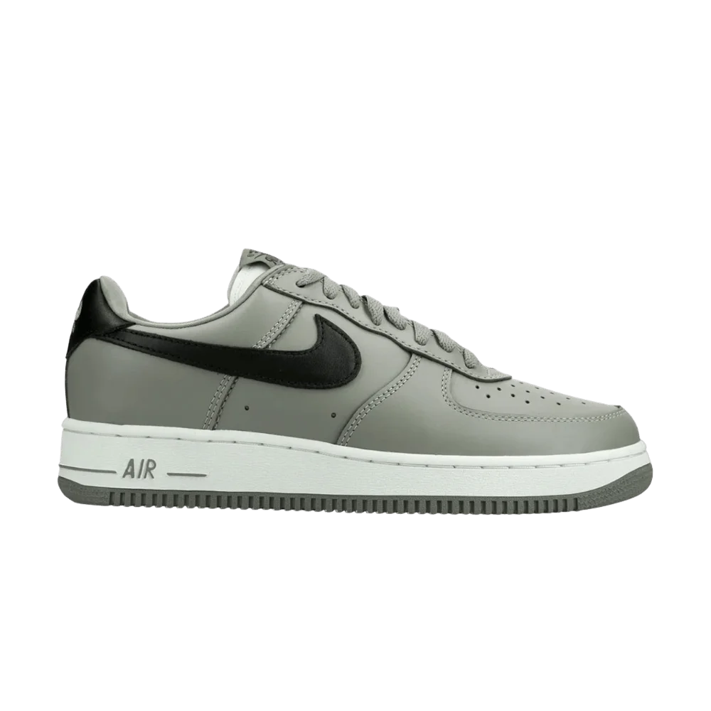Krossovki-Nike-Air-Force-1-Low-01-Light-Army-Black