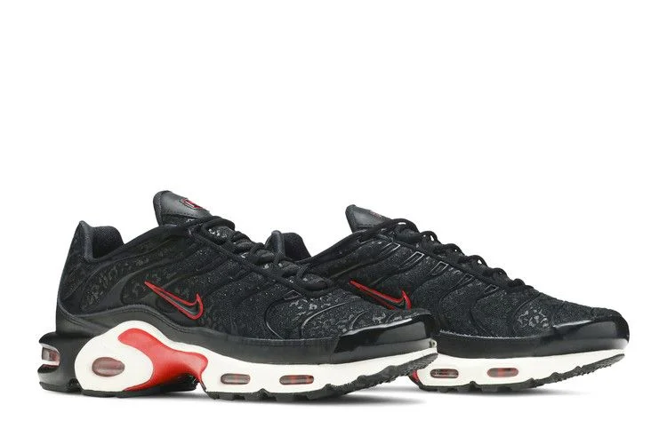 Krossovki-Nike-Wmns-Air-Max-Plus-TN-Black-Red-7