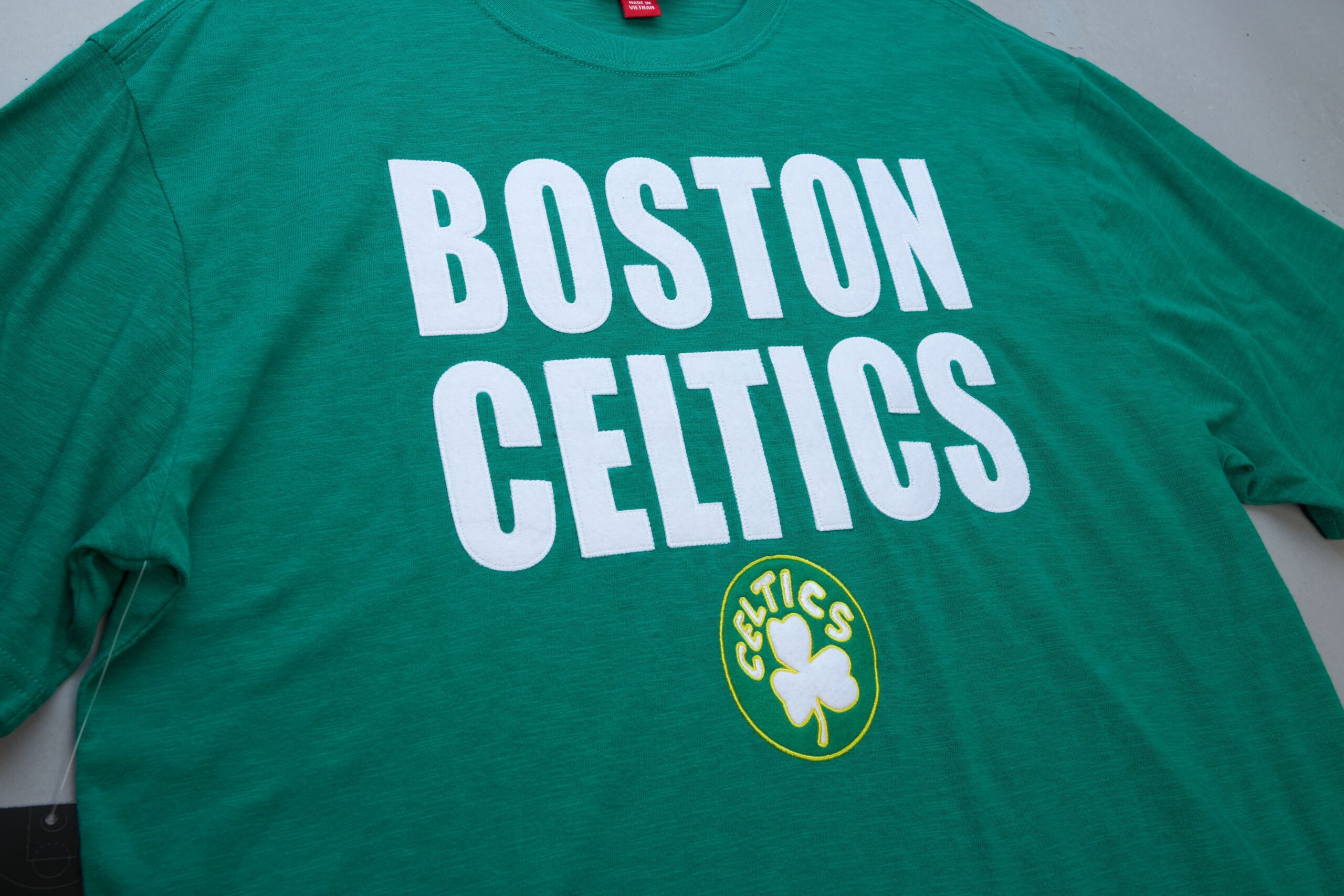 Mitchell-Ness-Legendary-Slub-SS-Boston-Celtics-T-Shirt-2-scaled