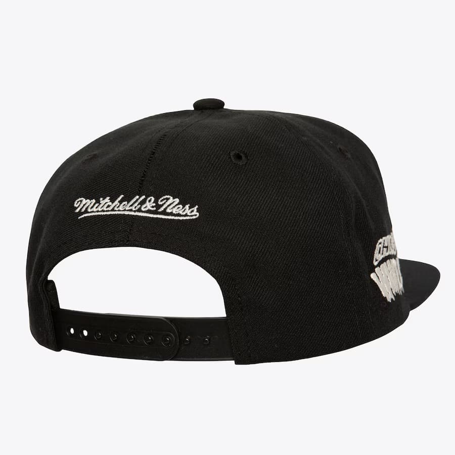 Бейсболка Mitchell & Ness Black Chicago White Sox Snapback Hat