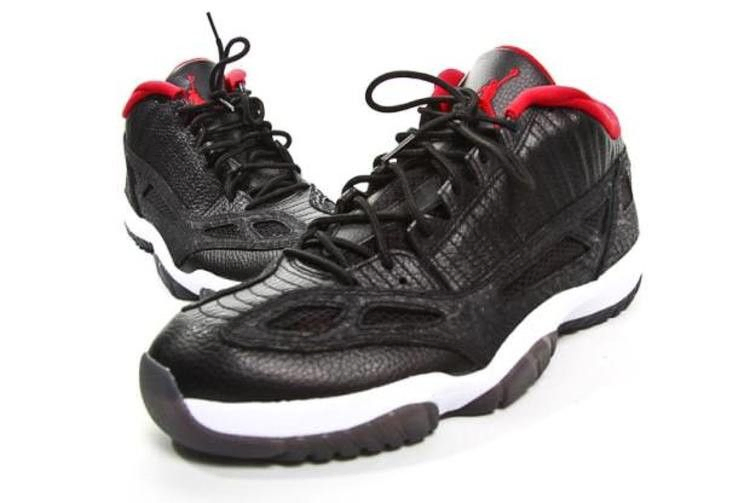 Кроссовки Air Jordan 11 Retro Low IE 'Black Charcoal Red' 2011