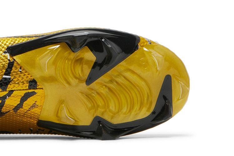 Кроссовки Nike Vapor Edge Pro 'OBJ - Metallic Vivid Gold'