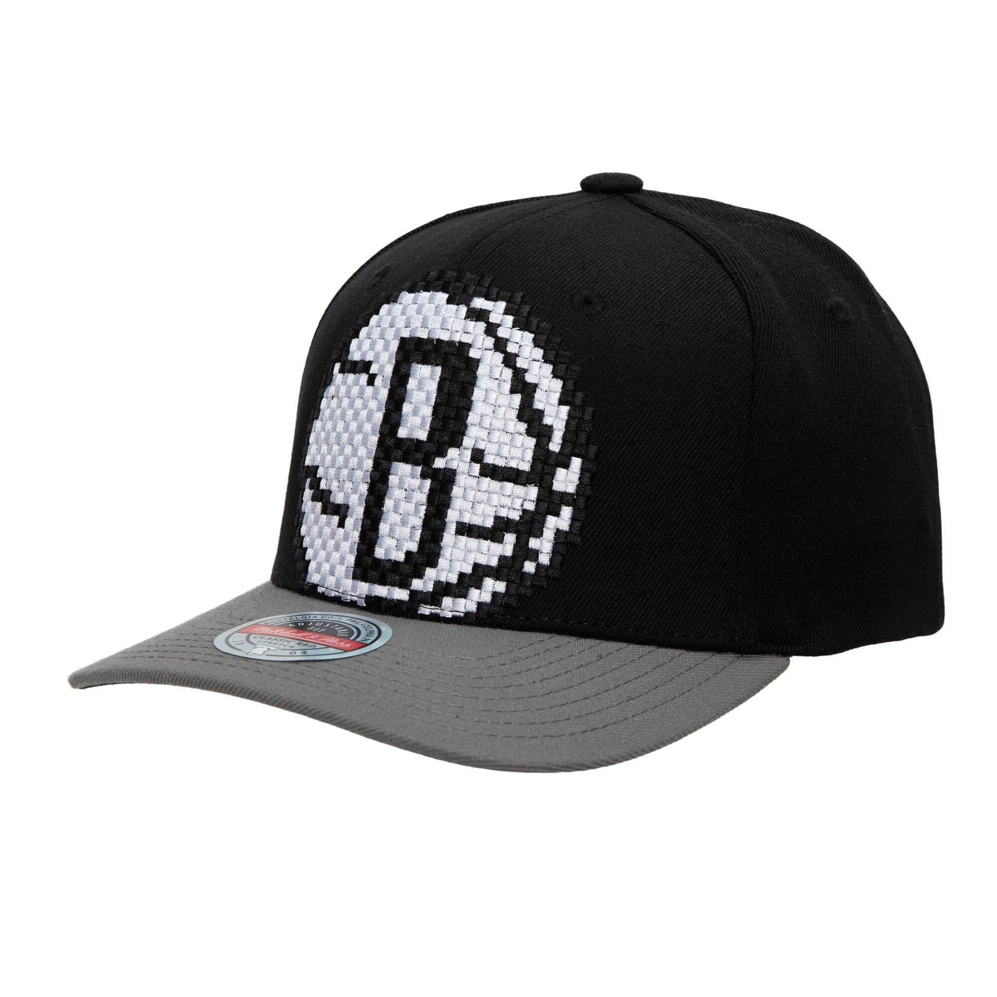 Бейсболка Mitchell & Ness 8 Bit XL Classic Red Brooklyn Nets Hat