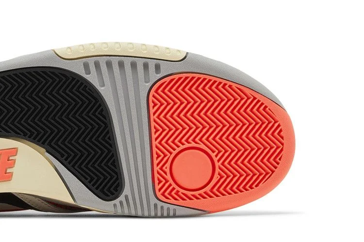 Krossovki-Nike-Air-Tech-Challenge-2-Hot-Lava-2024-4