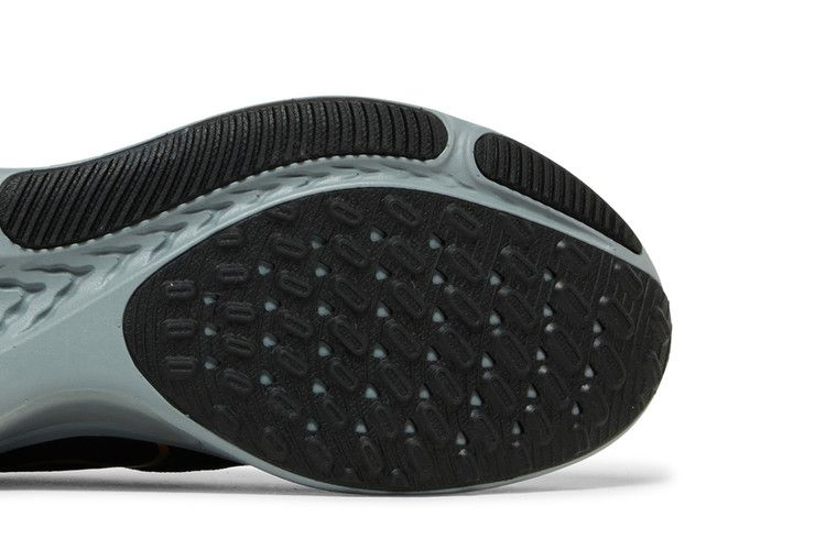 Кроссовки Nike React Miler 2 'Black Metallic Gold'