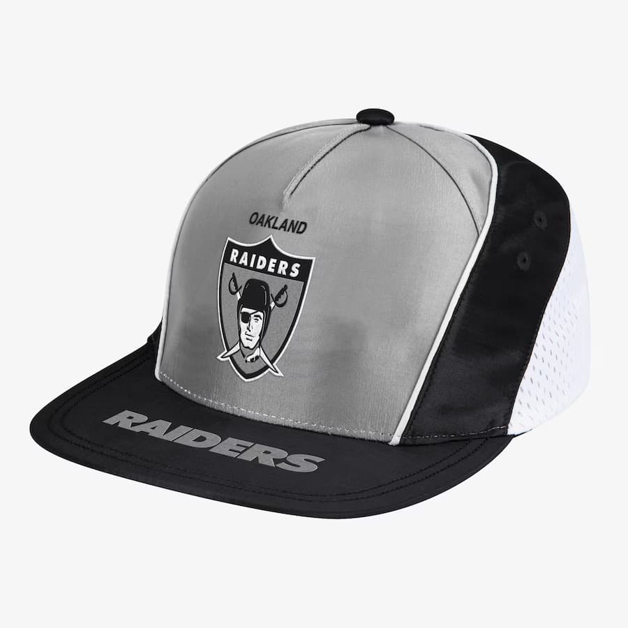 Бейсболка Mitchell & Ness Silver Oakland Raiders Gridiron Classics Freethrow Snapback Hat