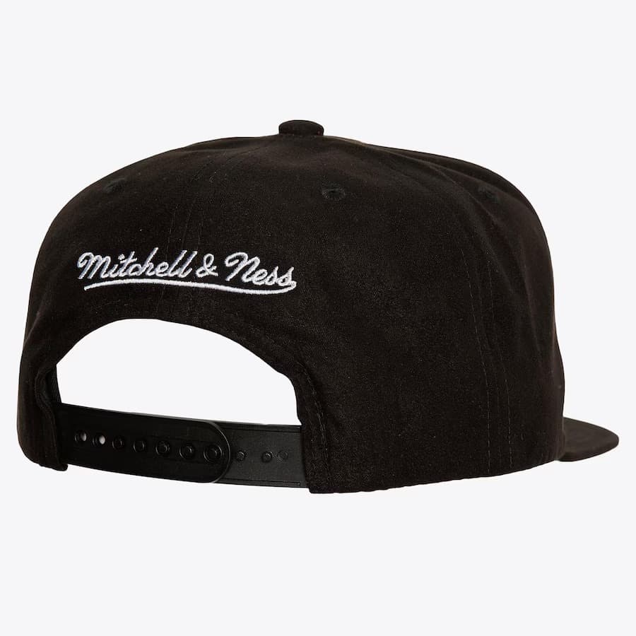 Бейсболка Mitchell & Ness Black Los Angeles Kings Sweet Suede Vintage Snapback Hat