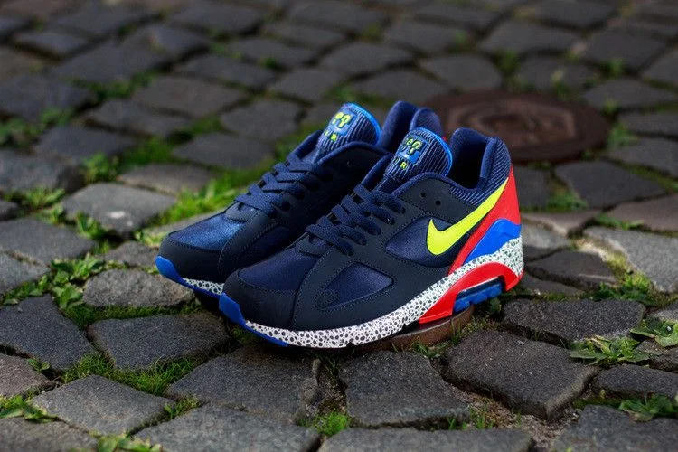 Krossovki-Nike-Air-Max-180-1